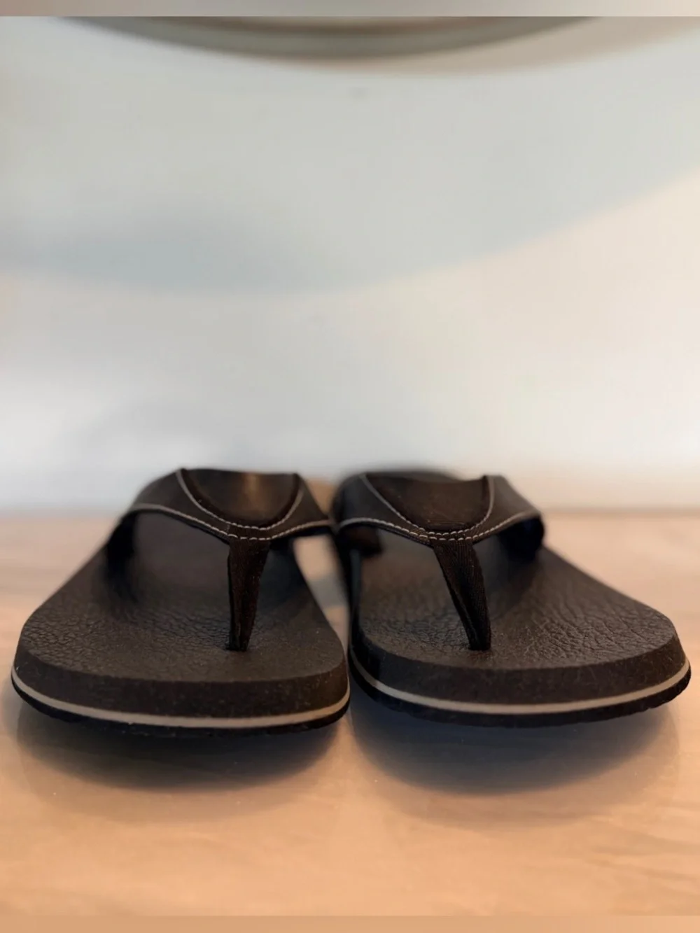 Sanuk Flip Flops Mens 11 Black Comfort Sandals Casual Beach Lightweight